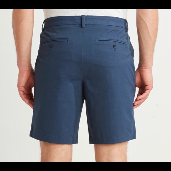 Vineyard Vines On the Go 9” shorts - Picture 3 of 10